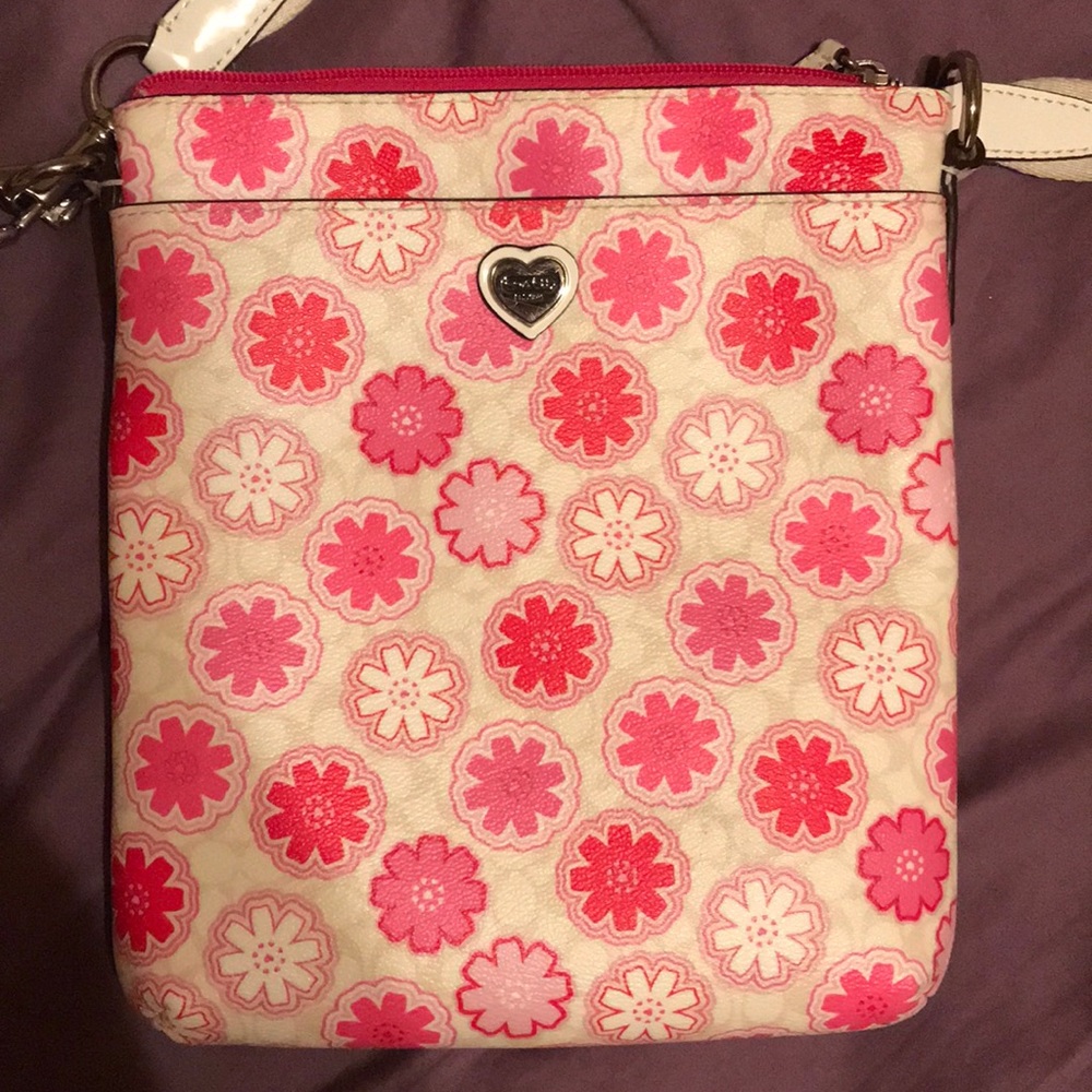 Coach side bag.